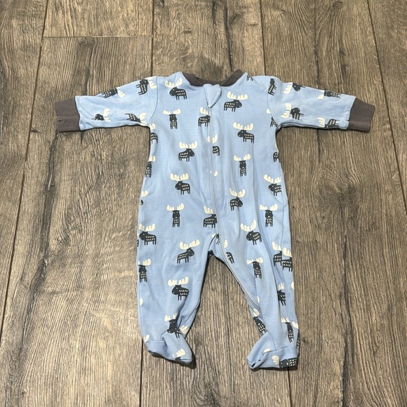 • Kissy Love By Kissy Kissy • Boy's Moose Tracks One Piece Footie Pajamas Blue - Picture 2 of 4